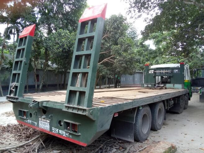 একটি নতুন ১২ চাকা লোবেড বিক্রয় করা হইবে।